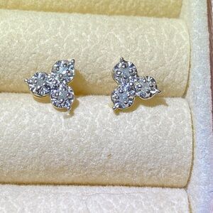 10K white and Yellow Gold Diamond Stud Earrings - White